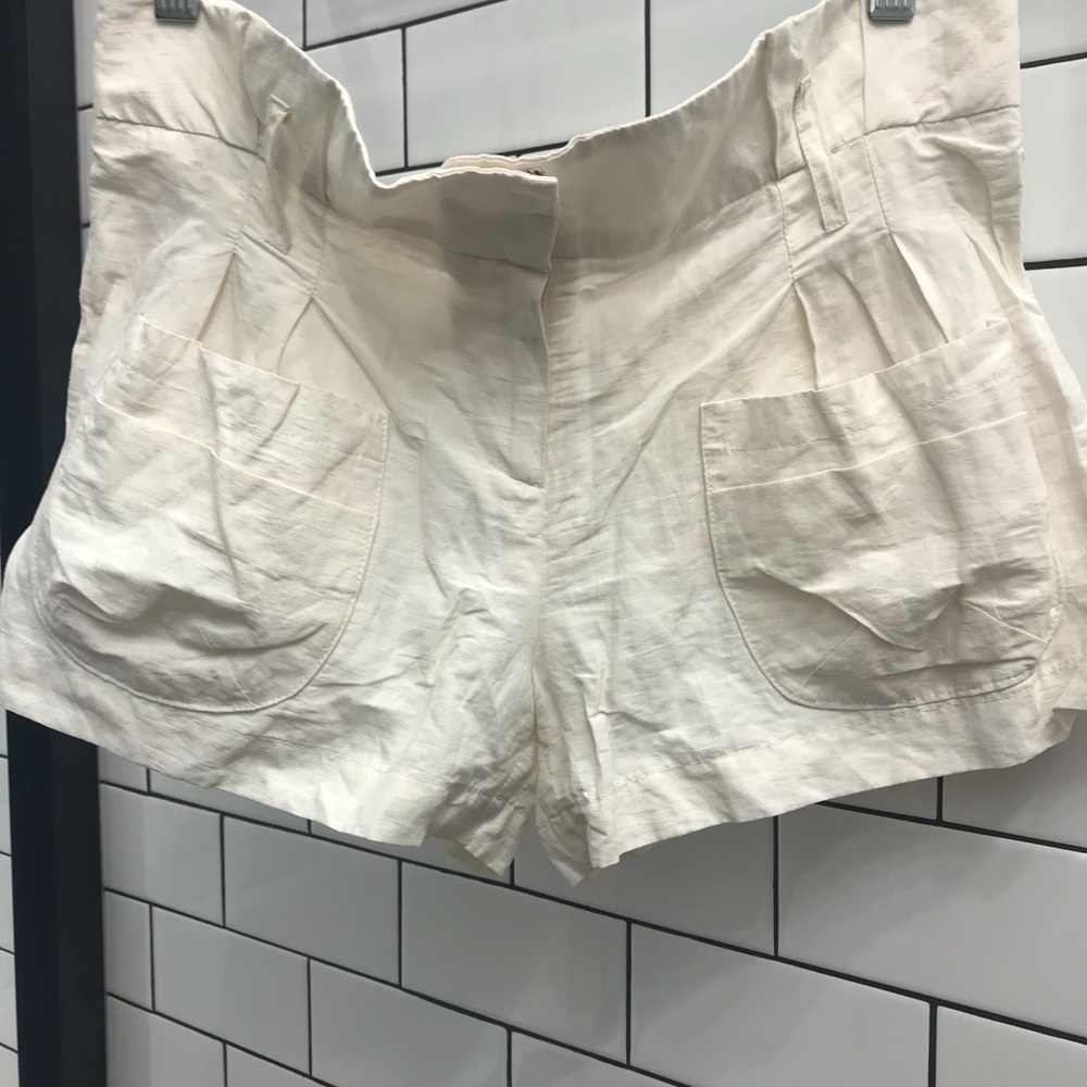White cinch waist short